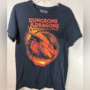 Dungeons & Dragons Honor Among Thieves Dragon Graphic T-Shirt | Size M